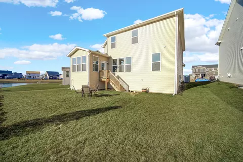 Exterior - 2111 Schmitt Cir, Algonquin, IL 60102 photo 3 of 3