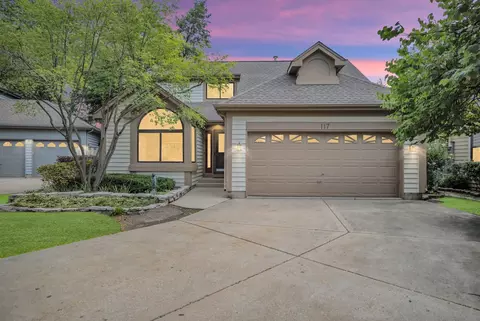 117 Oneida Ct, Bloomingdale, IL 60108
