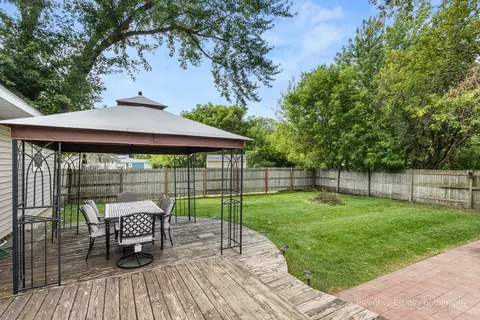 Exterior - 4708 Willow Ln, Mchenry, IL 60050 photo 2 of 3