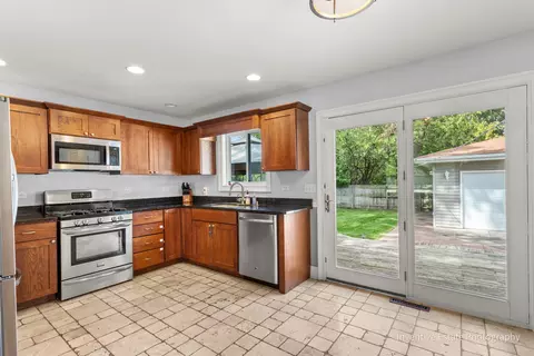 Kitchen - 4708 Willow Ln, Mchenry, IL 60050 photo 1 of 1