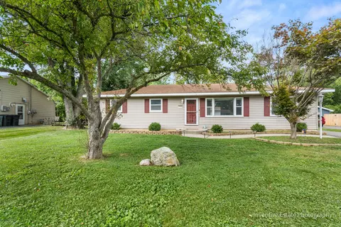 4708 Willow Ln, Mchenry, IL 60050
