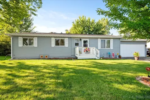 515 W Comanche Ave, Shabbona, IL 60550