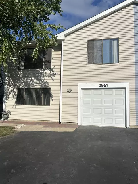 3867 Springlake Dr, Hanover Park, IL 60133