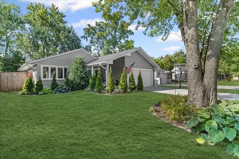 1132 Whitfield Rd, Northbrook, IL 60062