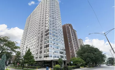 3900 N Lake Shore Dr #19A, Chicago, IL 60613