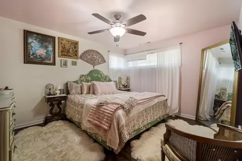 Bedroom - 930 S 3rd Ave, Des Plaines, IL 60016 photo 1 of 1