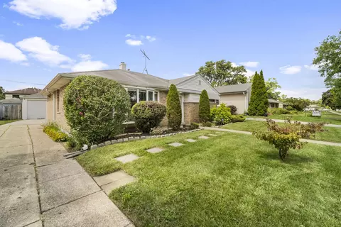 Exterior - 930 S 3rd Ave, Des Plaines, IL 60016 photo 4 of 4