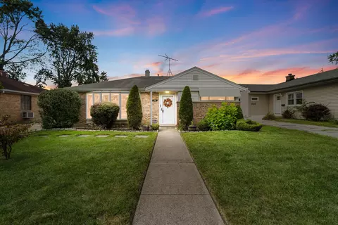 930 S 3rd Ave, Des Plaines, IL 60016