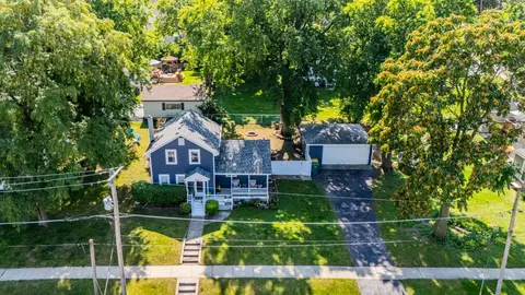 606 Porter St, Lemont, IL 60439