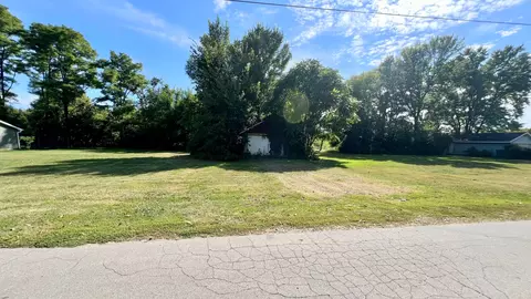 1385 Washington St, Marseilles, IL 61341