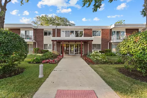 127 N Wolf Rd #53B, Wheeling, IL 60090
