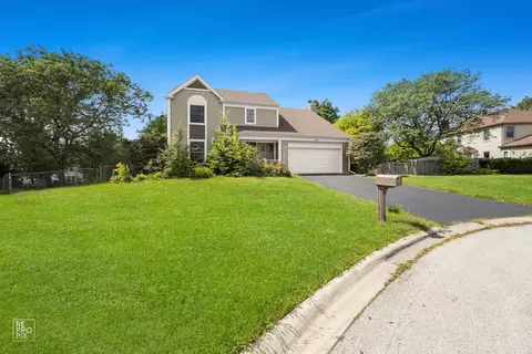 1080 Birchbark Trl, Carol Stream, IL 60188