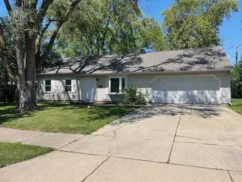 929 Southbridge Dr, Aurora, IL 60506