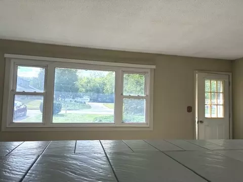 735 Maple St, Marengo, IL 60152 photo 2