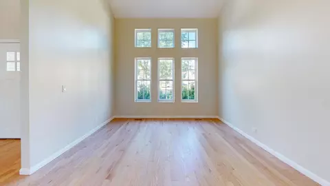 Living - 435 5th St, Wheeling, IL 60090 photo 2 of 4