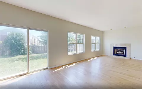 Living - 435 5th St, Wheeling, IL 60090 photo 3 of 4