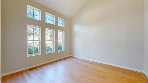 Living - 435 5th St, Wheeling, IL 60090 photo 1 of 4