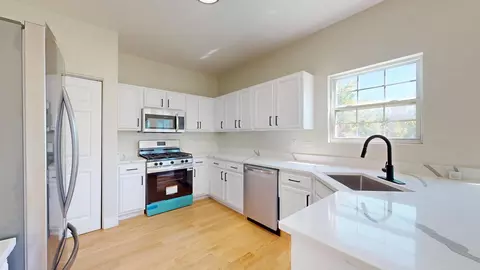 Kitchen - 435 5th St, Wheeling, IL 60090 photo 2 of 3