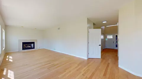 Living - 435 5th St, Wheeling, IL 60090 photo 4 of 4