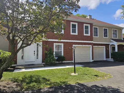 45 S Stonington Dr #4, Palatine, IL 60074