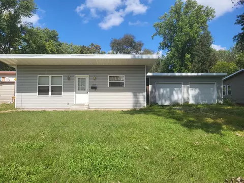 212 W 2nd St, Streator, IL 61364