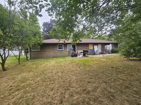 10702 W 17th St, Zion, IL 60099