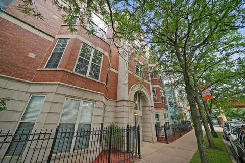 1807 W Addison St #2W, Chicago, IL 60613