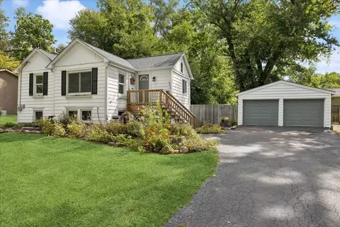 38051 N Lee Ave, Spring Grove, IL 60081