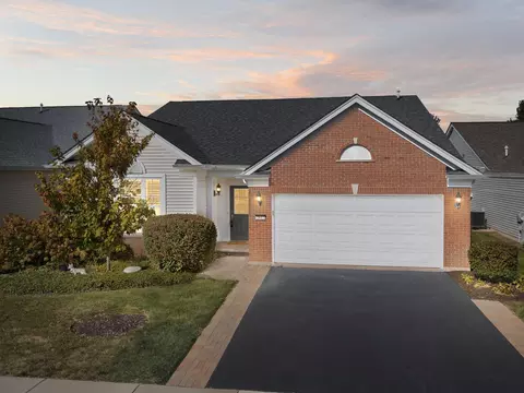 2812 Cascade Falls Cir, Elgin, IL 60124