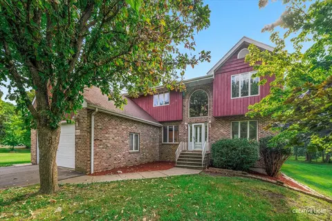 16561 S Lily Cache Rd, Plainfield, IL 60586