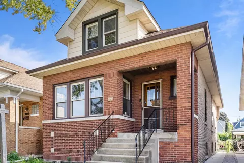 5941 W Waveland Ave, Chicago, IL 60634