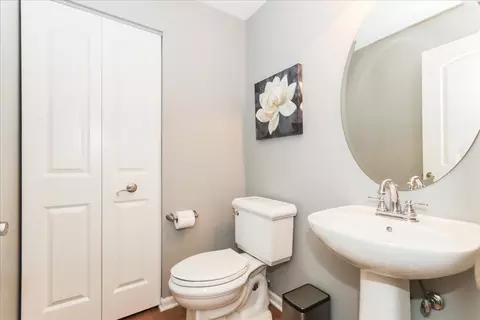 Bath - 130 Regency Dr, Bartlett, IL 60103 photo 6 of 6