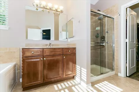 Bath - 130 Regency Dr, Bartlett, IL 60103 photo 3 of 6
