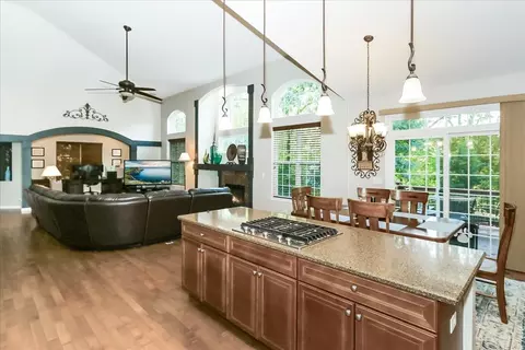 Kitchen - 130 Regency Dr, Bartlett, IL 60103 photo 3 of 7