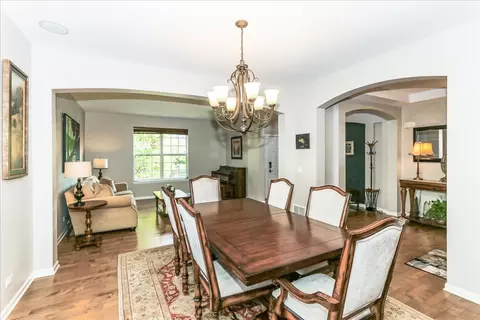 Dining - 130 Regency Dr, Bartlett, IL 60103 photo 2 of 2
