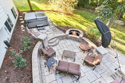 Exterior - 130 Regency Dr, Bartlett, IL 60103 photo 4 of 7