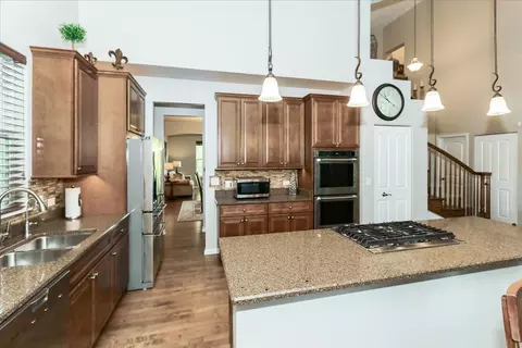 Kitchen - 130 Regency Dr, Bartlett, IL 60103 photo 5 of 7