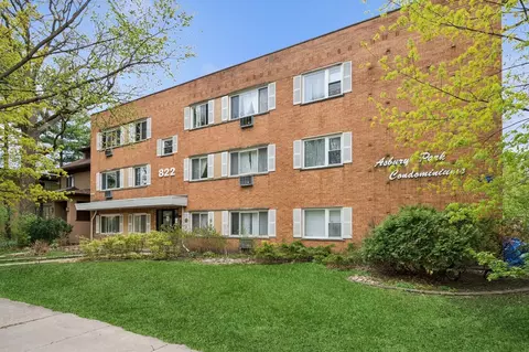 820 Seward St #2D, Evanston, IL 60201