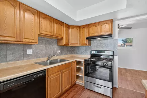 Kitchen - 1123 Sausalito Ct, Bartlett, IL 60103 photo 2 of 3
