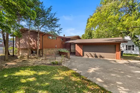 105 Lone Beech Rd, Monticello, IL 61856