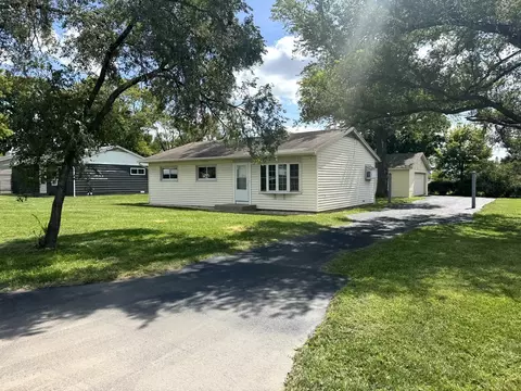 2330 Brentwood Ave, Montgomery, IL 60538