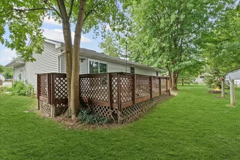Exterior - 502 Ridge Rd, Philo, IL 61864 photo 4 of 9