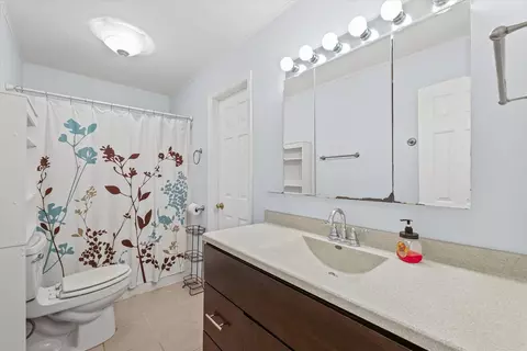 Bath - 502 Ridge Rd, Philo, IL 61864 photo 2 of 2