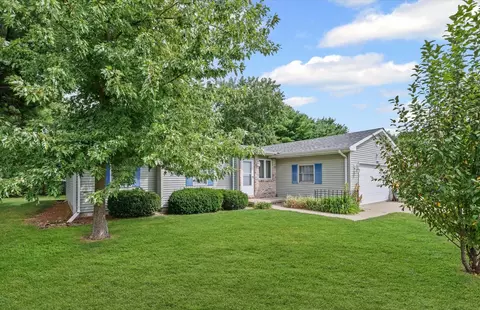 Exterior - 502 Ridge Rd, Philo, IL 61864 photo 2 of 9