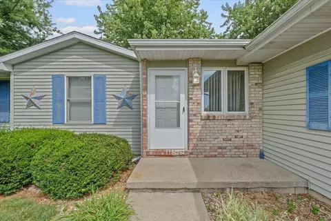 Exterior - 502 Ridge Rd, Philo, IL 61864 photo 3 of 9