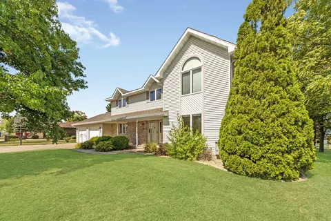 718 Claire St, Minonk, IL 61760