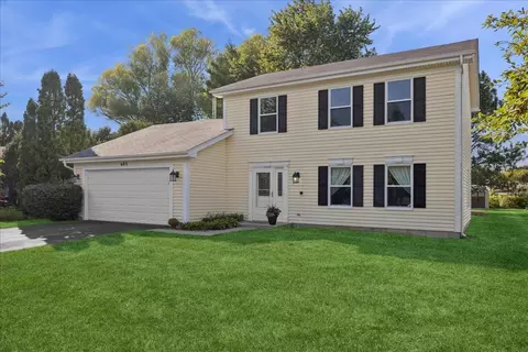 605 Claymont Ct, Algonquin, IL 60102