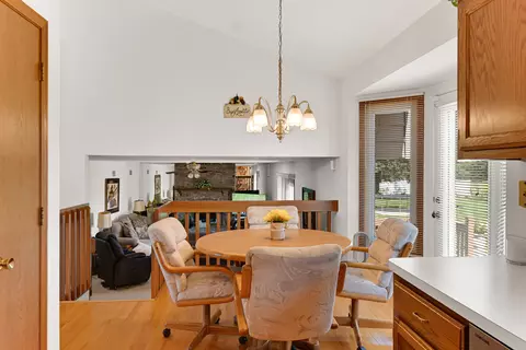 Dining - 433 Wheatfield Rd, Matteson, IL 60443 photo 2 of 2