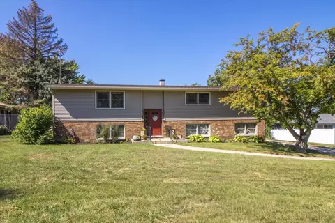 1667 S Raddant Rd, Batavia, IL 60510