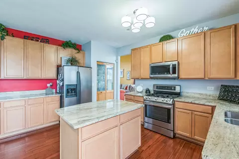 Kitchen - 6500 Pasture Side Trl, Matteson, IL 60443 photo 2 of 2